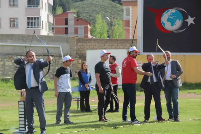 Bayburt’ta Gençlik Haftası Kapsamında Okçuluk Turnuvası