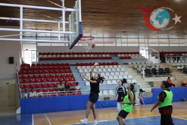 Bilecik'te 30 Ağustos Zafer Bayramı Ruhunu Yansıtan 3x3 Basketbol Turnuvası Başladı