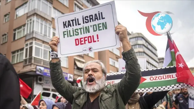 Üsküdar'da Küresel Sumud Filosu'na Destek Yürüyüşü Gerçekleştirildi