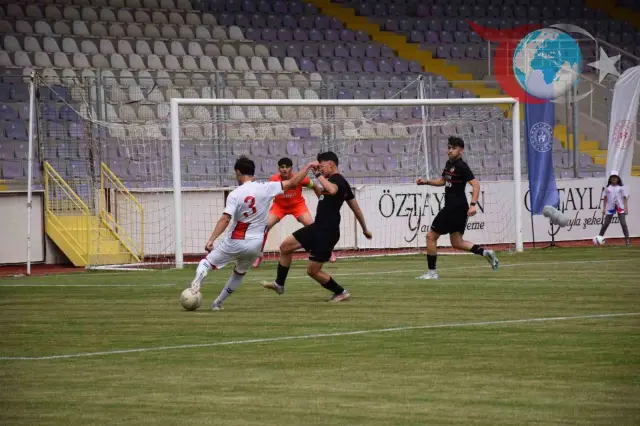 Genç Futbolcuların Heyecan Dolu Şampiyonası