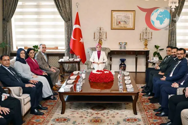 Manisa'da Bakan Göktaş'ın Yoğun Temasları: Aile Yılı Çalışmaları ve AK Parti Buluşmaları