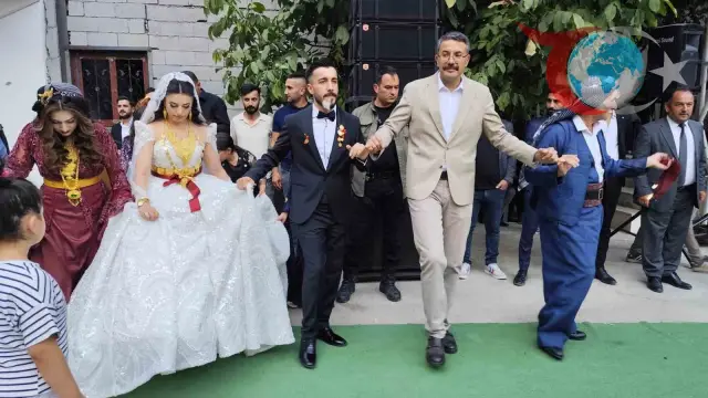 Hakkari'de Görkemli Düğün: Şehit Ve Gazi Aileleri Bir Araya Geldi