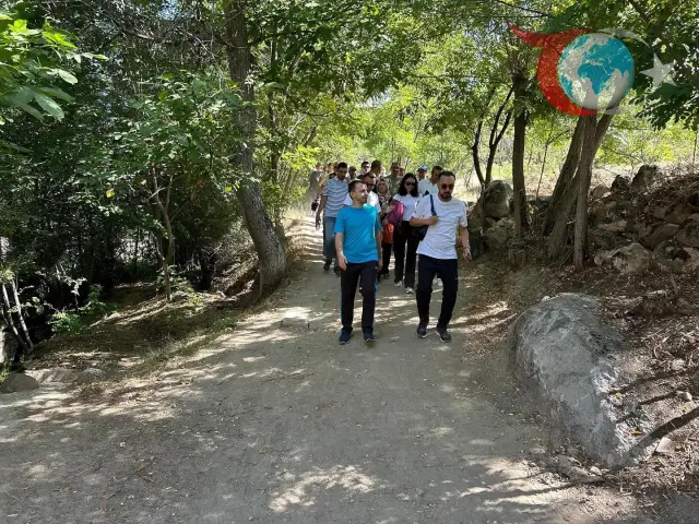 Halk Sağlığı Haftası: Niğde'de Doğa Yürüyüşüyle Hareketli Yaşama Davet