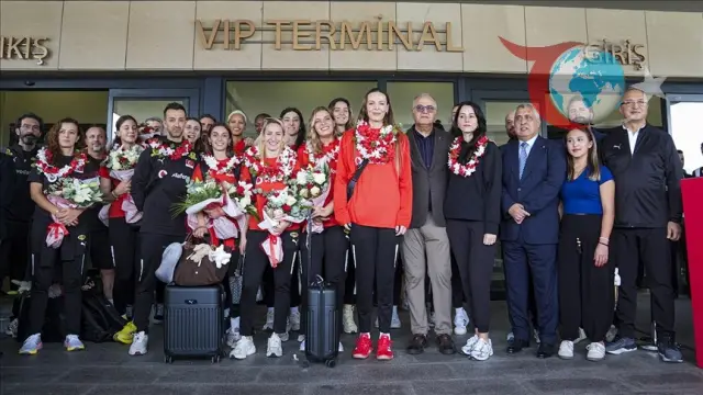 Dünya Şampiyonası'nda Gümüş Madalya Coşkusu: Türk Voleybolu Tarih Yazdı