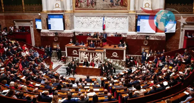 Fransa'da Bayrou Hükümeti Güvenoyu Alamadı: Siyasi Kriz Kapıda