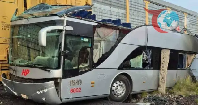 Trenin Çarptığı Otobüs Faciasında Can Kaybı Artıyor