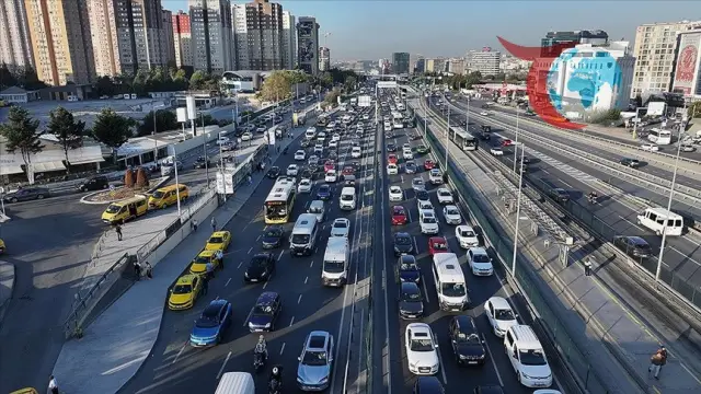 İstanbul'da Yeni Eğitim Yılı Başlangıcında Trafik Yoğunluğu Artışta
