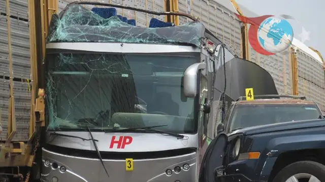 Dramatik Kaza: Meksika'da Yük Treni ve Otobüs Çarpışması