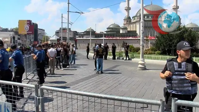 CHP'nin 102. Yıl Dönümünde Taksim Meydanı'nda Anlamlı Tören