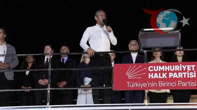 Özgür Özel'den Saraçhane'de Darbe Karşıtı Sert Mesajlar