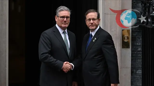 İngiltere Başbakanı Starmer ve İsrail Cumhurbaşkanı Herzog'un Londra'daki Gerilimli Görüşmesi
