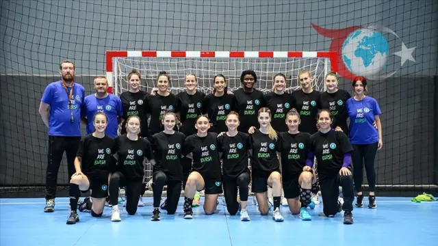 Bursa Büyükşehir Belediyespor Hentbolda Zirveye Oynuyor