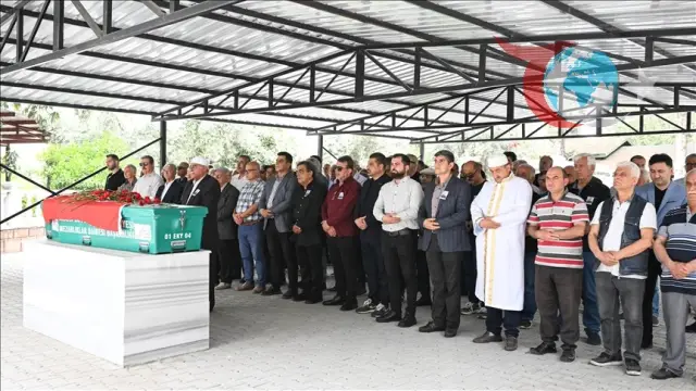 Adana Büyükşehir Belediyesi Tiyatro Salonu'nda Ali Özgentürk İçin Tören Düzenlendi