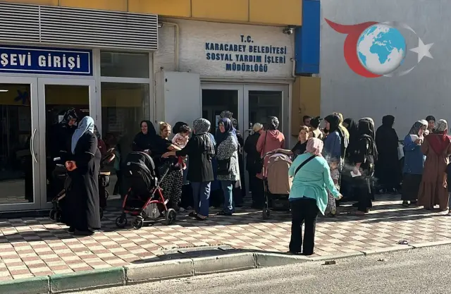 Karacabey Belediyesi'nden Öğrencilere Kırtasiye Desteği