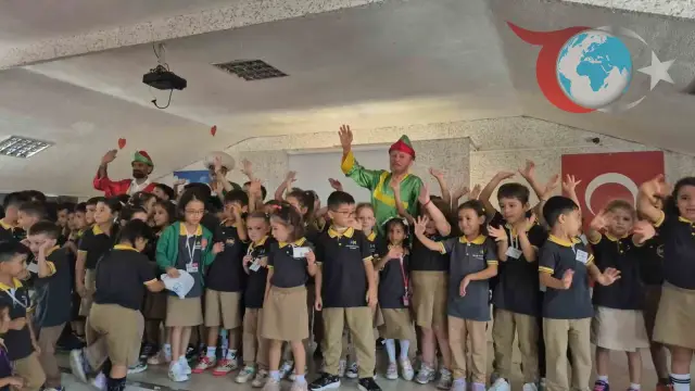 Pamukkale'de Kültür Şöleni: Nasreddin Hoca ve Karagöz-Hacivat Öğrencilerle Buluştu