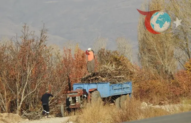 Erzincan'da Kış Hazırlıkları Hız Kazandı: Köy Sakinleri Isınma Çaresi Arıyor