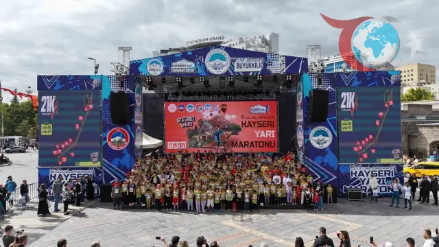 Kayseri'de Miniklerin Maraton Coşkusu: Çocuklar ve Bebekler Sahada