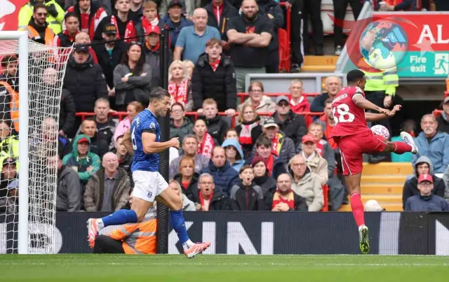 Liverpool, Anfield'da Everton'ı Geçerek Liderliğini Pekiştirdi
