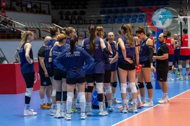 Voleybolda Hazırlık Maçı: Aydın BBSK, Aras SK'ya Yenildi