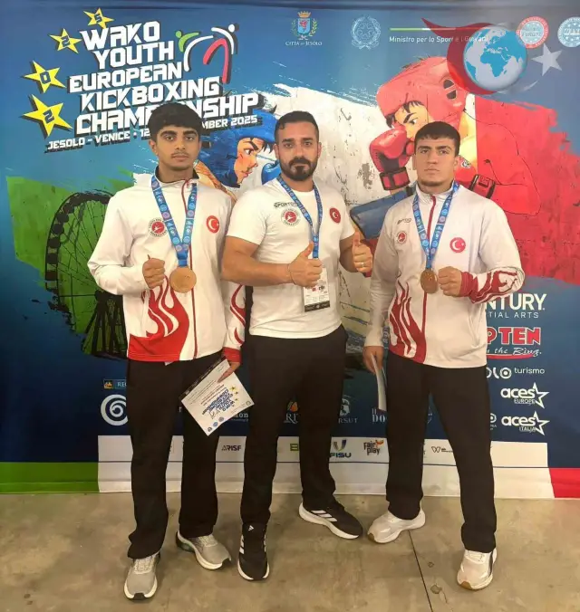 Elazığlı Kick Boksçular Avrupa'da Bronz Madalya Kazandı