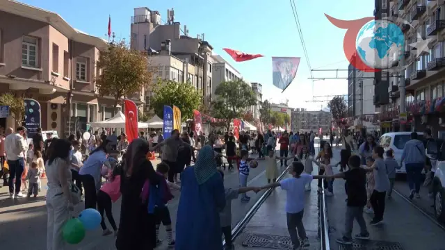 Bursa'da Çocuk Kahkahalarıyla Dolu Dolu Bir Gün