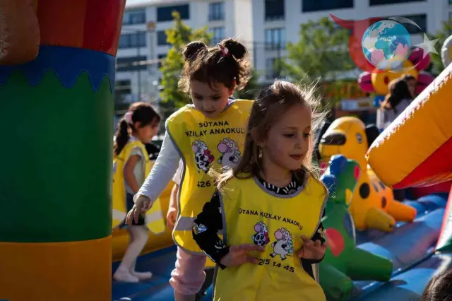 Anadolu'nun Renkli Yüzü Bingöl'de Yaşandı: "Bir Anadolu Şenliği" Coşkusu