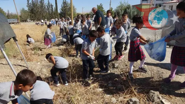 Adıyaman Samsat'ta Öğrencilerden Örnek Çevre Temizliği Hareketi