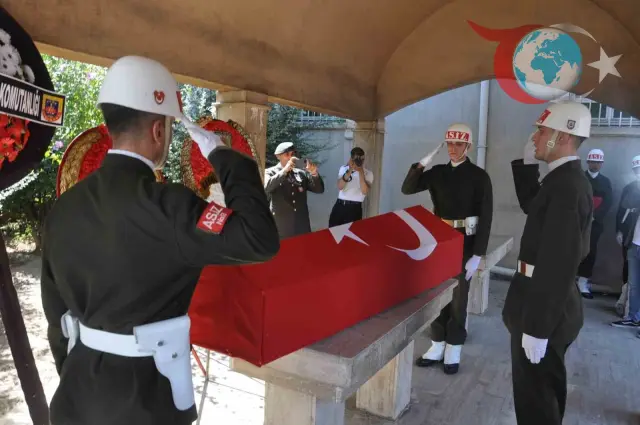 Manisa'da Kıbrıs Gazisi Aziz Kara Son Yolculuğuna Uğurlandı