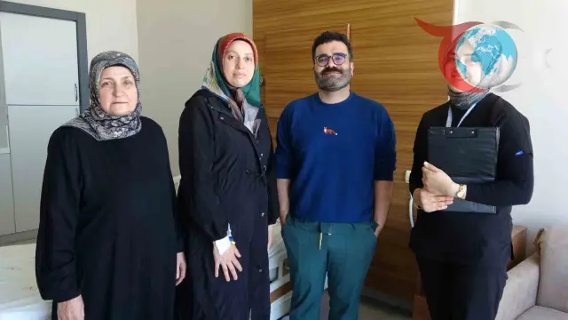 vNOTES Yöntemiyle Ameliyat Edilen Hasta Sayısı 100’ü Aştı: İzsiz Cerrahide Büyük Başarı
