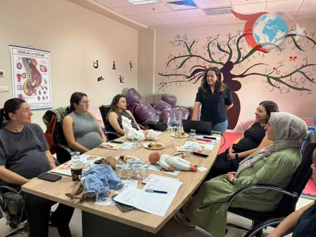 Düzce Bebek Akademisi, Ebeveynlere Eğitim Desteği Sunmaya Devam Ediyor