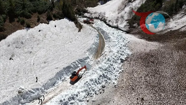 Rize İl Özel İdaresi Yolları Açmaya Devam Ediyor