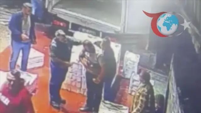 Hünnap Taneleri Boğazına Kaçan Pazarcıyı Meslektaşları Kurtardı
