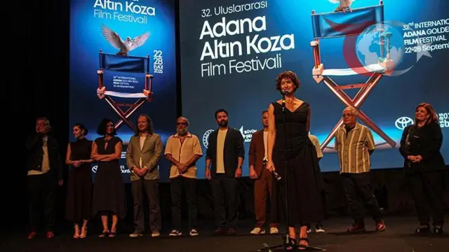 Adana Altın Koza Film Festivali'nde "O Da Bir Şey Mi" Filmi Geceye Damga Vurdu