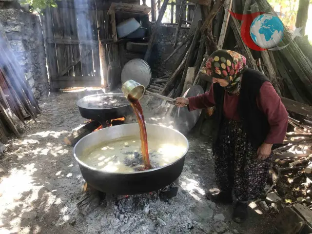 Antalya'da Geleneksel Yöntemlerle Doğal Pekmez Üretimi
