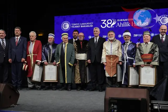 Süpürge Ustası Salim Öztürk'e Ahilik Onuru