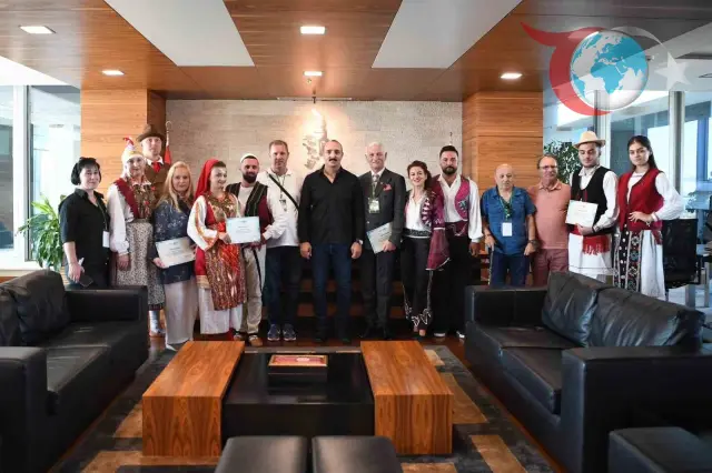 Konyaaltı Belediyesi'nden Renkli Halk Dansları Etkinliği