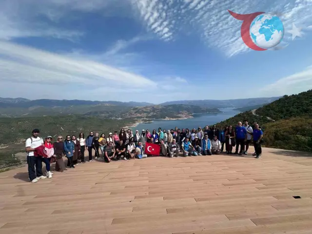 Vezirköprü'de Doğa Yürüyüşü ile Gençler Doğanın Kalbinde Buluştu