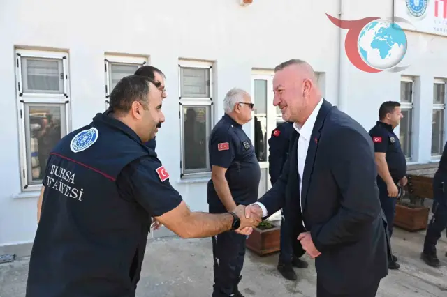 Karacabey Belediye Başkanı'ndan İtfaiyecilere Minnettarlık Ziyareti