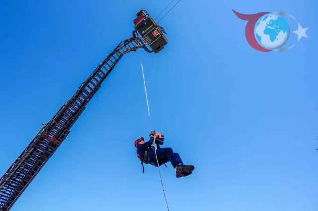 İtfaiye Haftası: Gaziantep'te Heyecan Dolu Gösterilerle Kutlandı