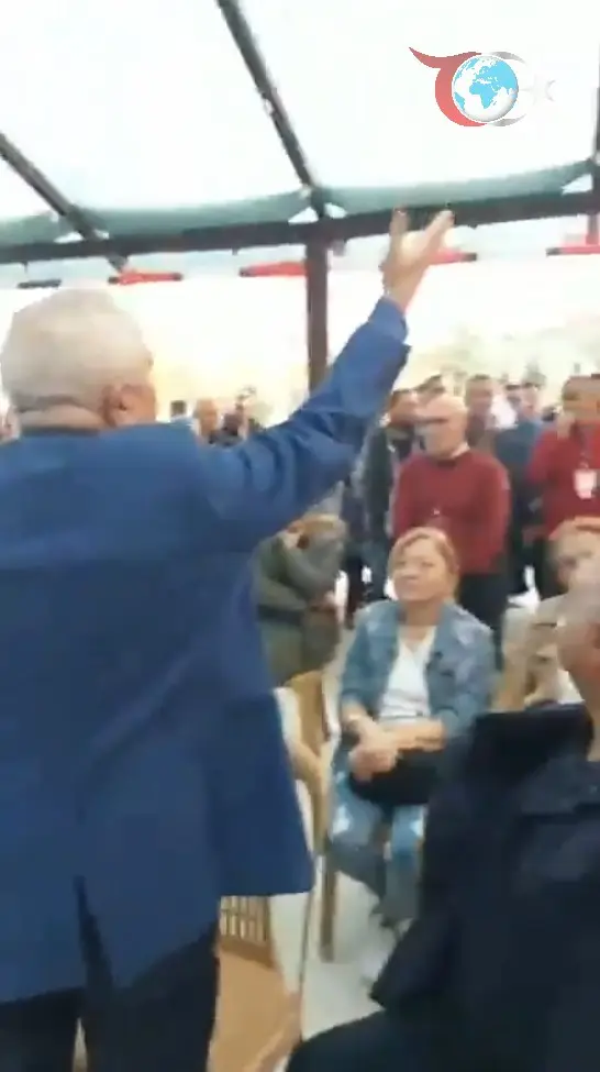 CHP Bulancak İlçe Kongresi'nde Gergin Anlar: İl Başkanı Mikrofonu Fırlattı