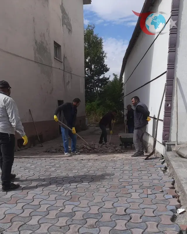Arpaçay'da Kış Öncesi Yol ve Kaldırım Seferberliği