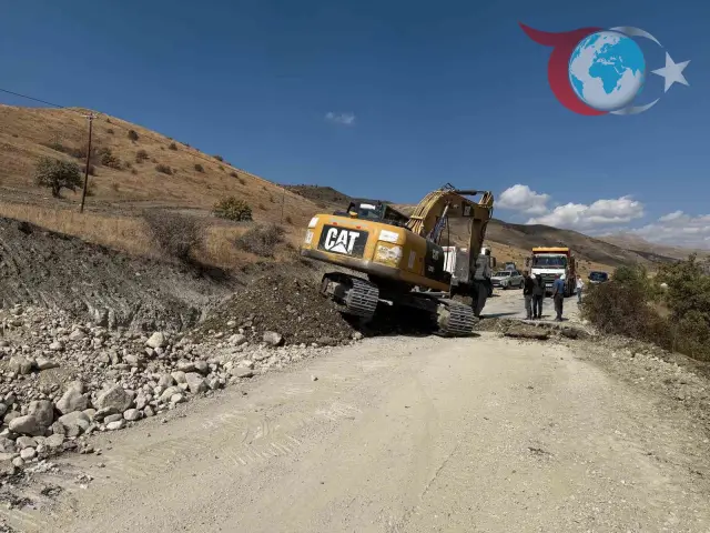 Erzurum Büyükşehir Belediyesi Kış Öncesi Yol Çalışmalarına Hız Verdi
