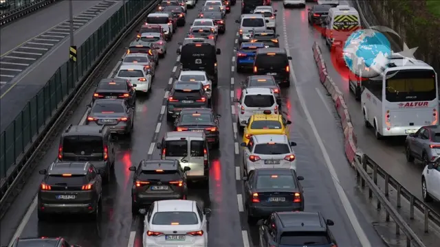 İstanbul'da Trafik Yoğunluğu Zirve Yaptı