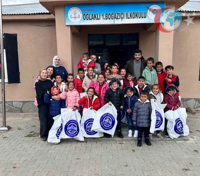 Kocaeli Kartepe’den Ağrı’ya Sıcak Destek: Bin Öğrenciye Mont ve Bot Yardımı