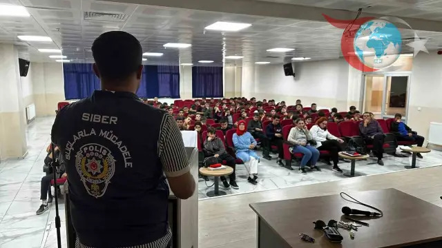Afyonkarahisar’da Öğrencilere Güvenli İnternet Eğitimi