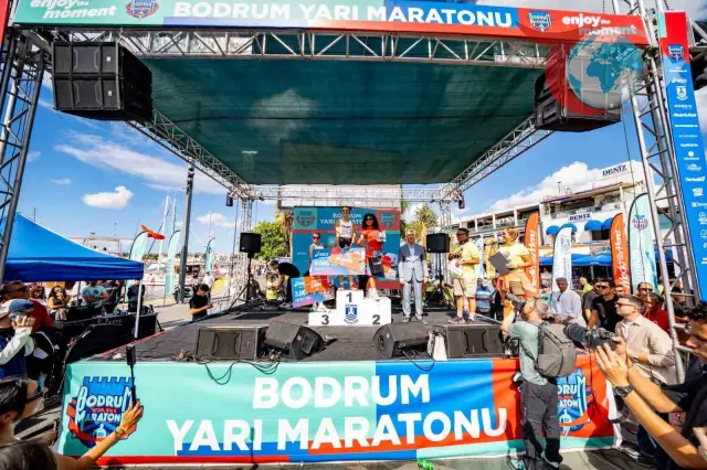 Bodrum Yarı Maratonu: Renkli Katılımcıları ve Büyük Coşkusu ile Unutulmaz Bir Etkinlik