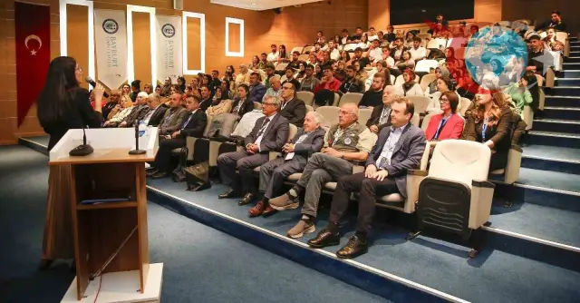 Bayburt'ta Koruyucu Tıp Üzerine Yoğun Katılımlı Sempozyum