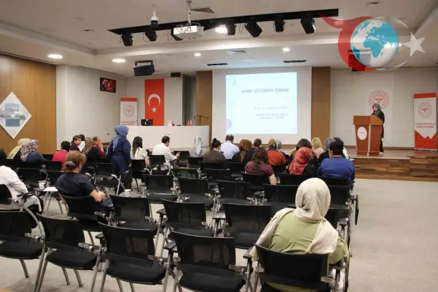 Elazığ Şehir Hastanesi’nde Anne Sütünün Hayati Önemi Vurgulandı