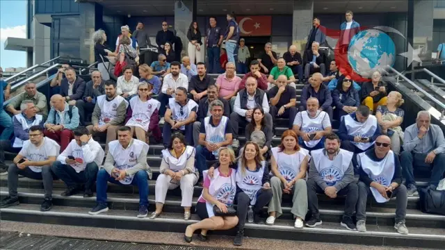 İzmir'de Belediye Emekçileri Ödeme Krizi Nedeniyle Eylem Hazırlığında