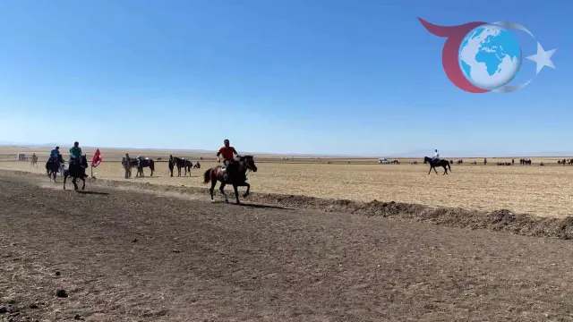 Arpaçay’da Nefes Kesen 4. Geleneksel Rahvan At Yarışları